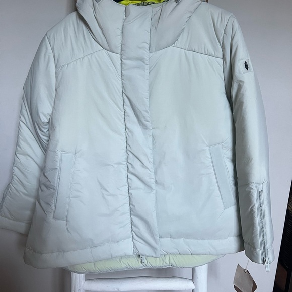 NWT Free people puffer coat. Size extra small, but runs big. - Picture 2 of 8